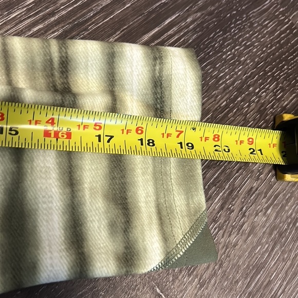 Under Amour 3/4 Length Leggings Size Small - Picture 8 of 8